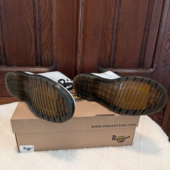 NEW Dr. Martens 1460 White Patent Leather Lace Up Boots - Picture 4 of 7